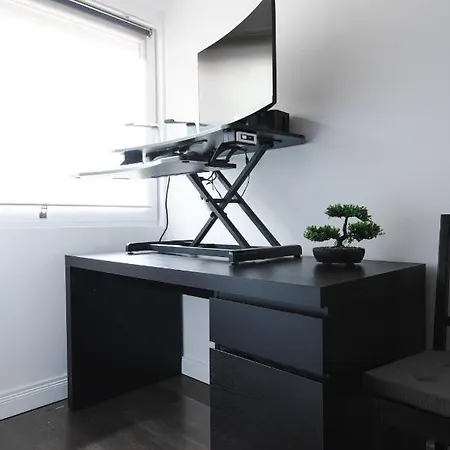 Apartment Luxury Apt + Office *
